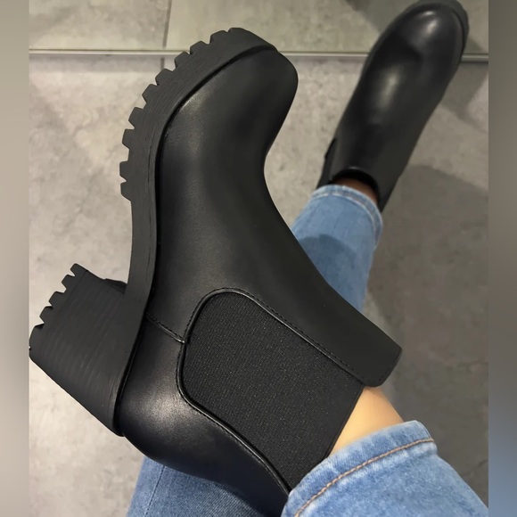 NWT!! ANKLE PU BOOTIE WITH RUBBER HEEL - Picture 2 of 2
